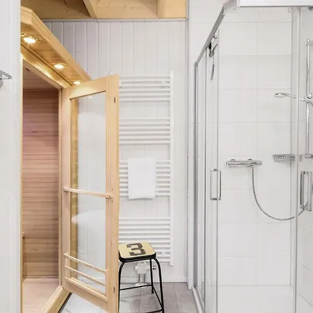 Awesome In Ostseeresort With Sauna * أوبلينتيز